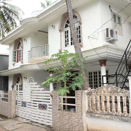 Jj'S White House Hotell Thrissur Eksteriør bilde