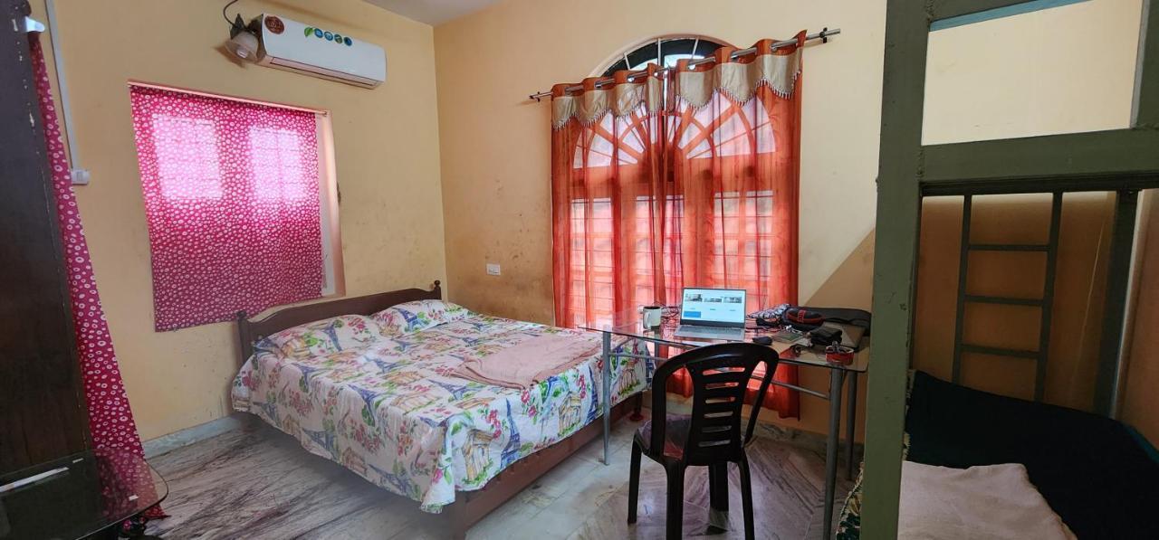 Jj'S White House Hotell Thrissur Eksteriør bilde