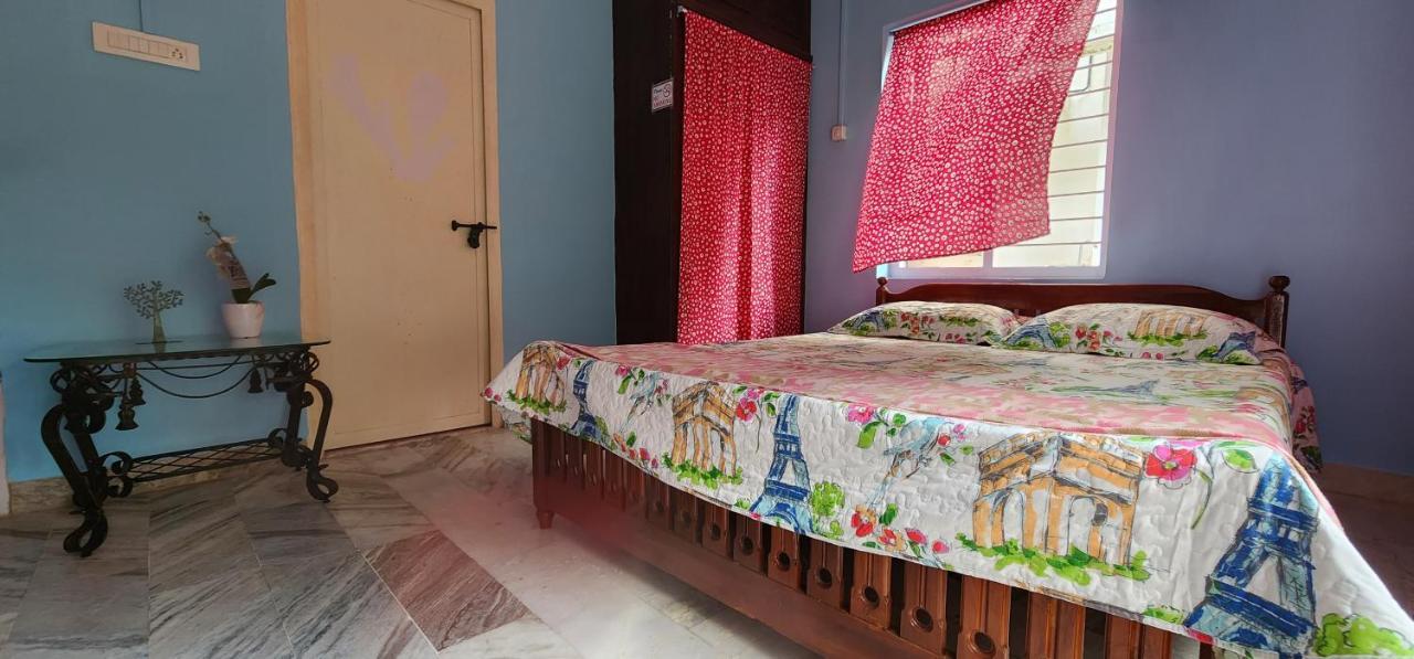 Jj'S White House Hotell Thrissur Eksteriør bilde