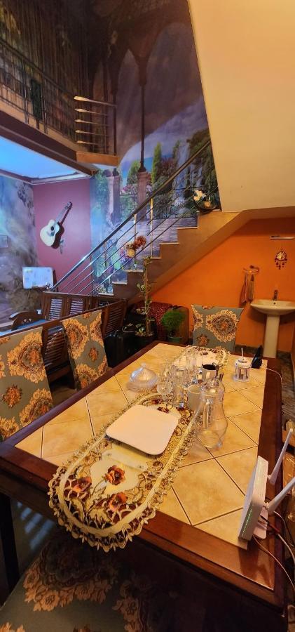 Jj'S White House Hotell Thrissur Eksteriør bilde