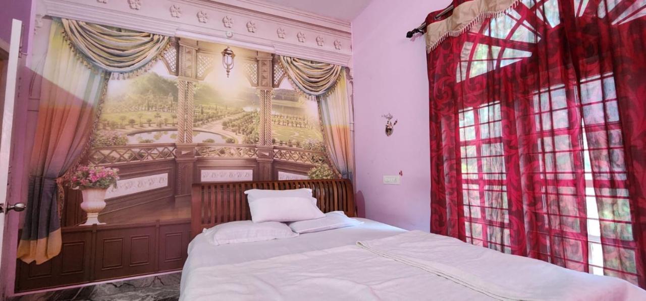 Jj'S White House Hotell Thrissur Eksteriør bilde